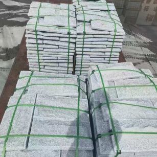 湘潭 芝麻白蘑菇石装车出货