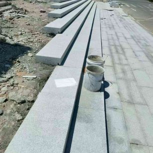 湘潭 芝麻白整石台阶，施工现场