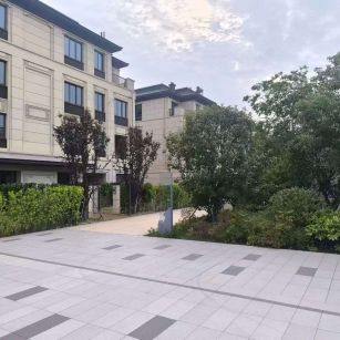 湘潭 芝麻白与芝麻白搭配铺装，尺寸1200*600