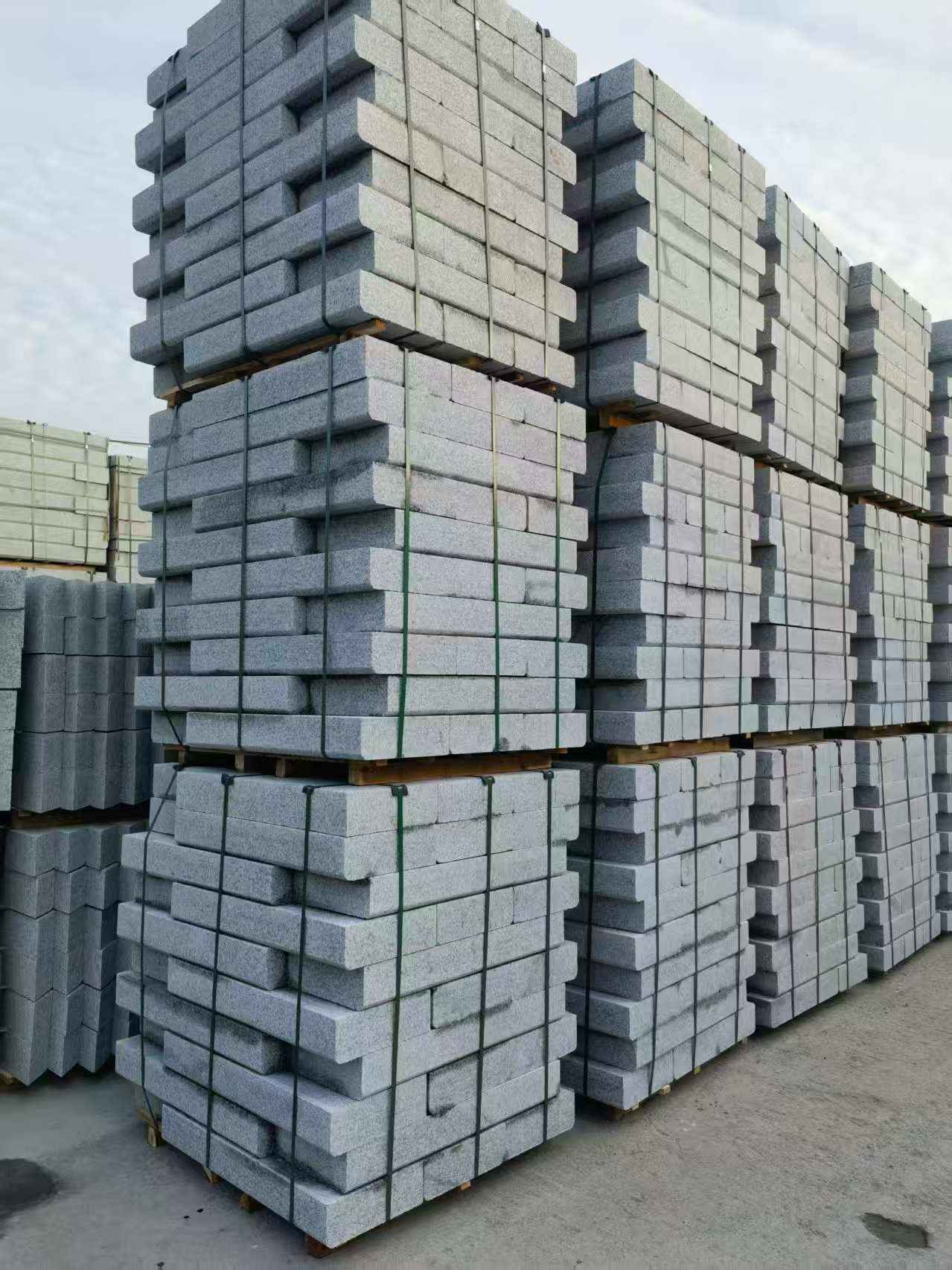 湘潭 路沿石（路侧石），颜色一致，尺寸标准