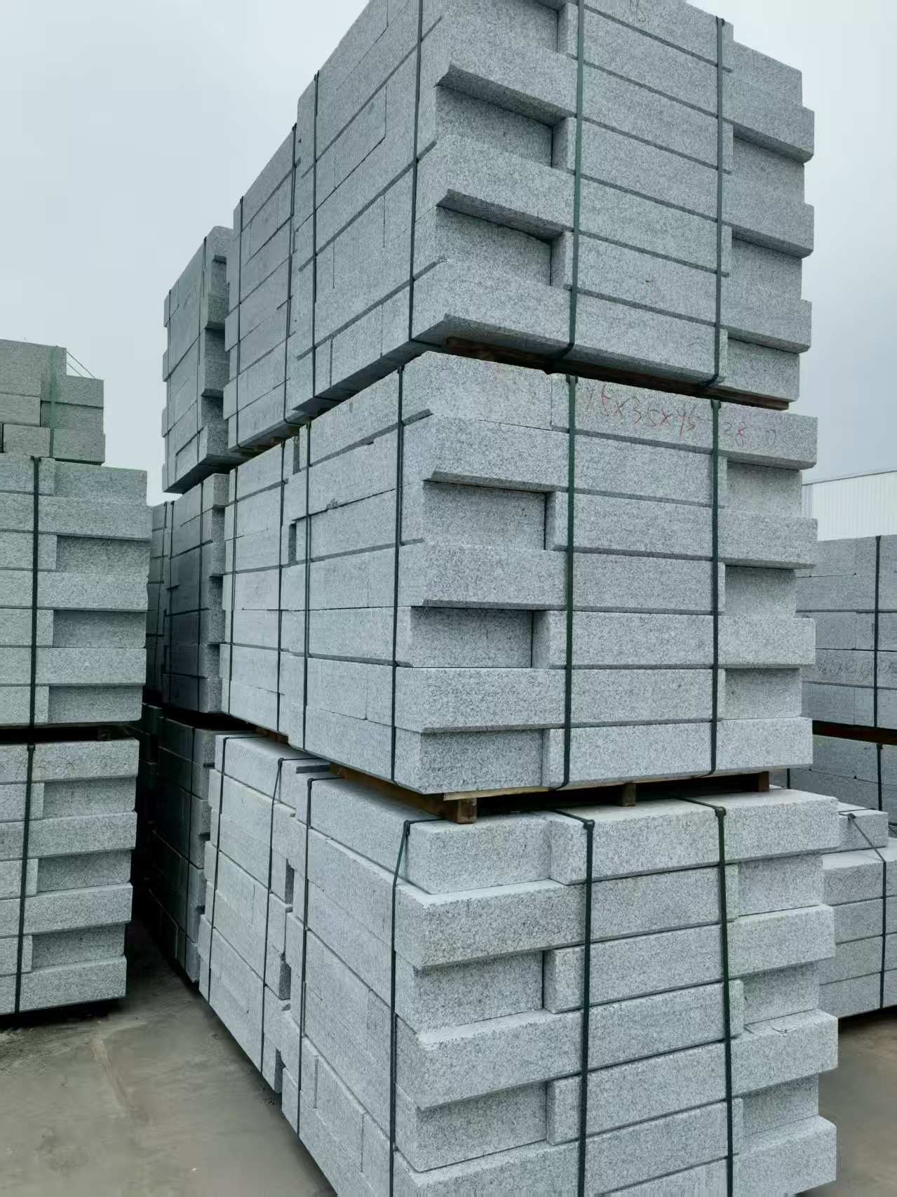 湘潭 路沿石，板板正正的路沿石