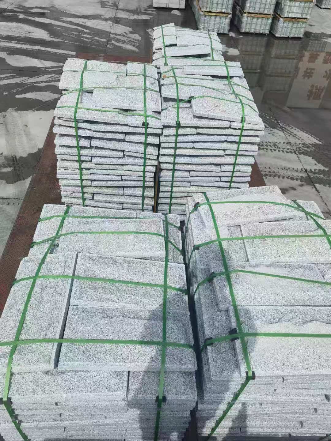 湘潭 芝麻白蘑菇石装车出货