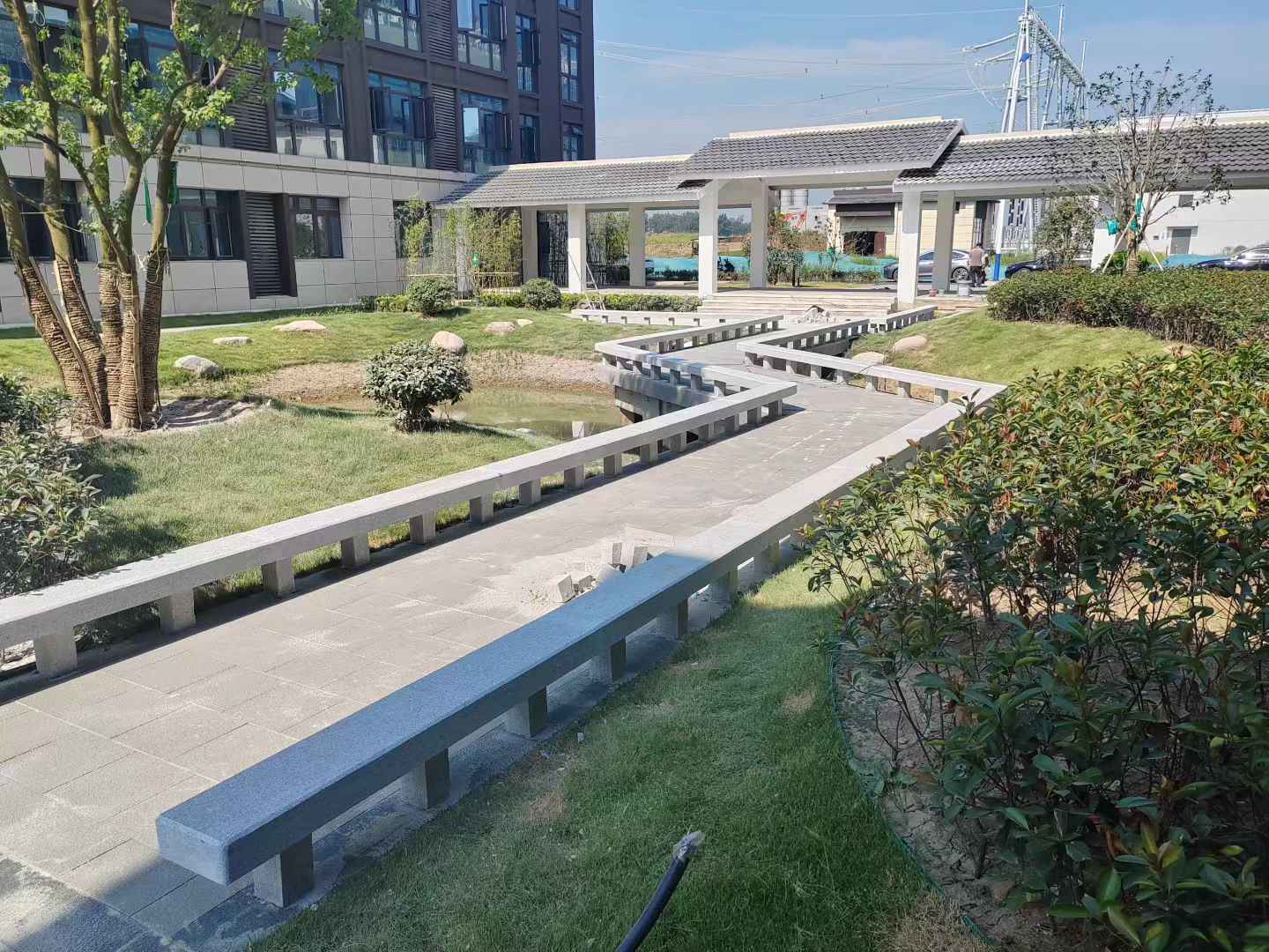 湘潭 芝麻灰小区坐凳&栏杆安装效果