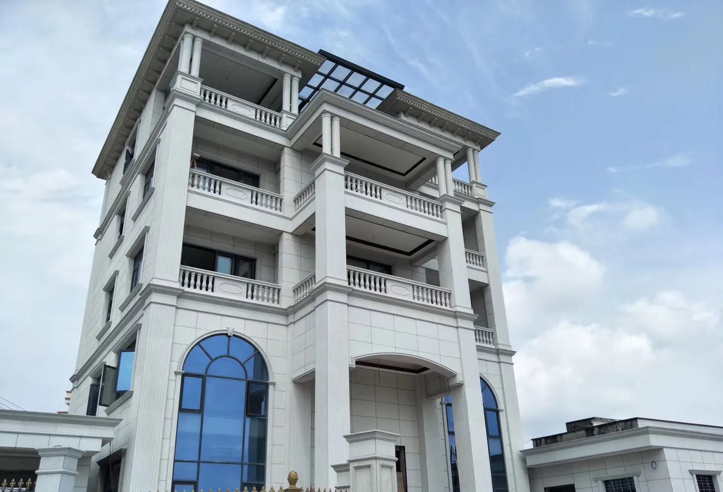 湘潭芝麻白别墅干挂效果展示